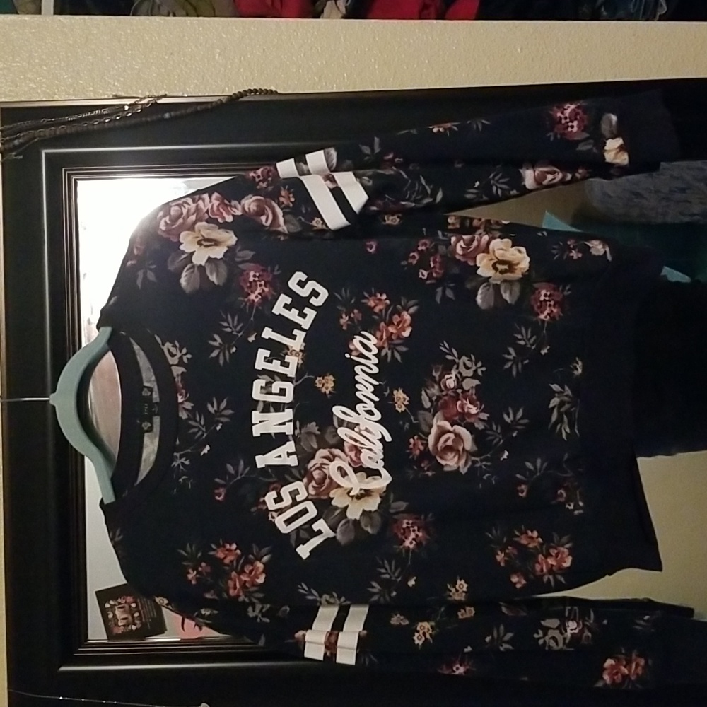 Sweatshirt